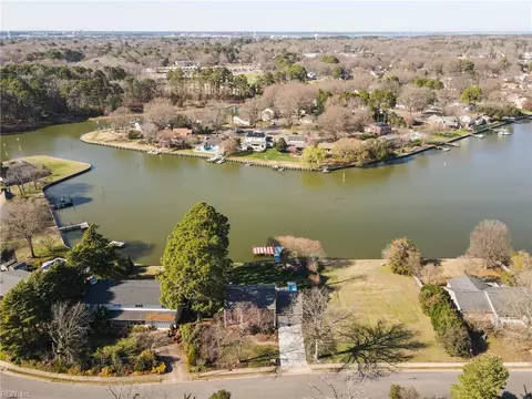 413 Elizabeth Lake Dr, Hampton, VA 23669