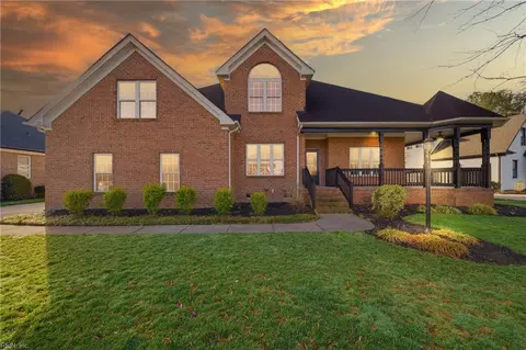 313 Sweetbay Dr, Chesapeake, VA 23322