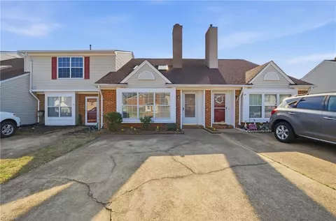 16 Riverchase Dr, Hampton, VA 23669