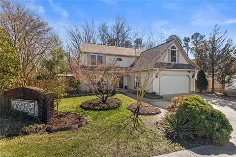 3001 Winterberry Ln, Virginia Beach, VA 23453