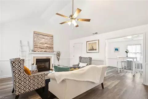 2076 Nansemond Pw Pkwy, Suffolk, VA 23434