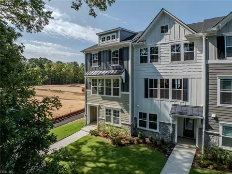 133 Bracewell Ln, Yorktown, VA 23692