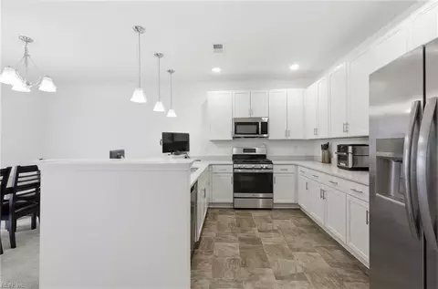 5112 Cora Anne Ln, Virginia Beach, VA 23455