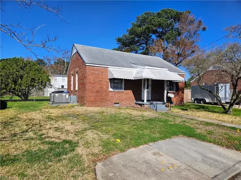 48 W Colin Dr, Portsmouth, VA 23701