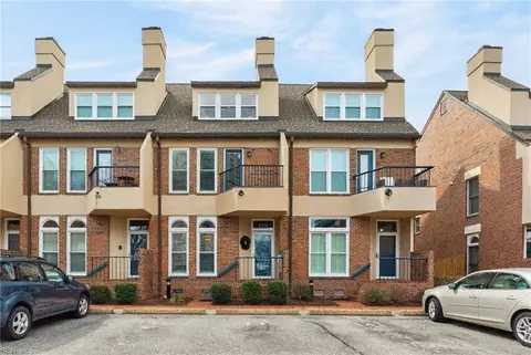 139 Crawford Pw Pkwy #20, Portsmouth, VA 23704