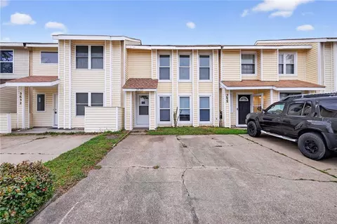 3630 Chimney Creek Dr, Virginia Beach, VA 23462