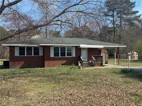 3408 Archers Mill Rd, Suffolk, VA 23434