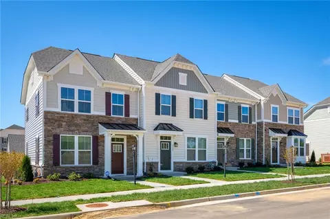 105 Margaret Reid Pw Pkwy, Suffolk, VA 23434