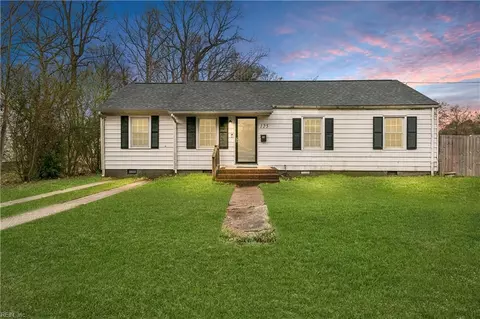 125 Patrician Dr, Hampton, VA 23666