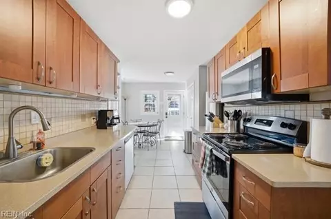 8113 Colin Dr, Norfolk, VA 23518