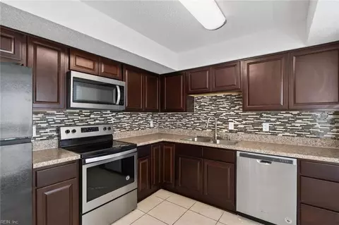 3832 Chancery Ln, Virginia Beach, VA 23452