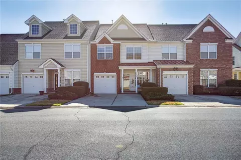 4553 Plumstead Dr, Virginia Beach, VA 23462