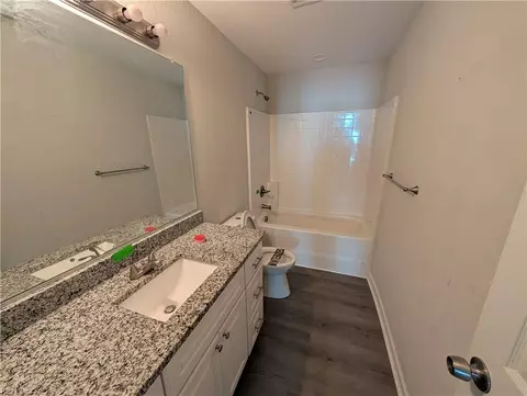 Bath - 418 Wine St, Hampton, VA 23669 photo 1 of 2