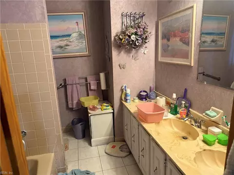 Bath - 2217 Georgetown Blvd, Chesapeake, VA 23325 photo 2 of 4