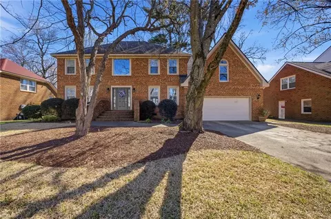 1137 Fairway Dr, Chesapeake, VA 23320