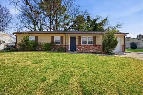 3132 Kenelm Dr, Chesapeake, VA 23323
