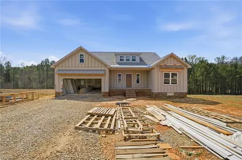 230 Ferry Landing Dr, Boydton, VA 23917