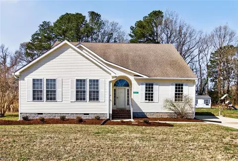 10142 Bolling Blvd, Carrollton, VA 23314