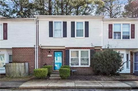 5619 Picadilly Ln, Portsmouth, VA 23703