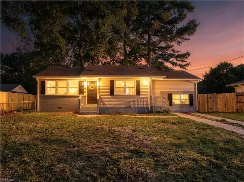 749 Holladay Ln, Virginia Beach, VA 23455