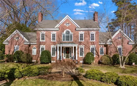 1097 Caton Dr, Virginia Beach, VA 23454