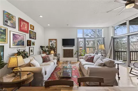 696 Mowbray Arch Arch #440, Norfolk, VA 23507