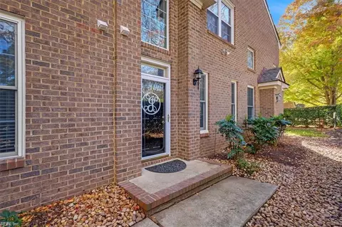 100 Bluff Ter, Newport News, VA 23602