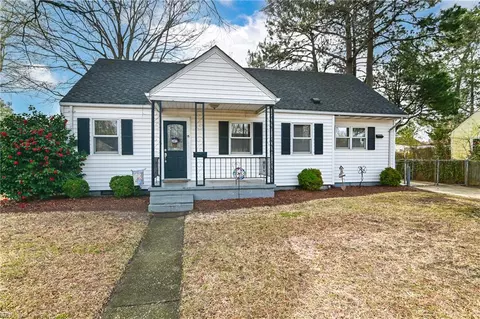 15 Chowan Dr, Portsmouth, VA 23701