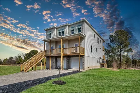 54 N Lawson Rd, Poquoson, VA 23662