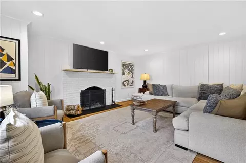 Living - 7640 Argyle Ave, Norfolk, VA 23505 photo 4 of 6