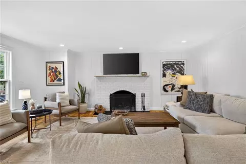 Living - 7640 Argyle Ave, Norfolk, VA 23505 photo 3 of 6