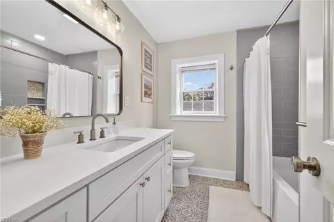 Bath - 7640 Argyle Ave, Norfolk, VA 23505 photo 3 of 3