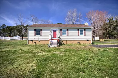 1836 Irvington Rd, Weems, VA 22576