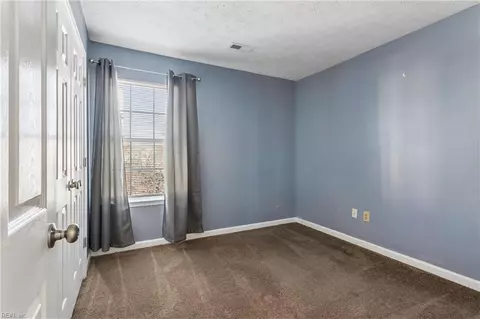 Bedroom - 116 Grand View Dr, Hampton, VA 23664 photo 2 of 8
