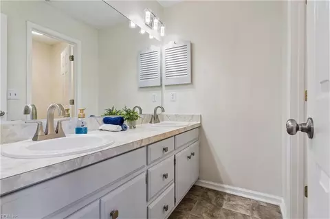 Bath - 116 Grand View Dr, Hampton, VA 23664 photo 3 of 4