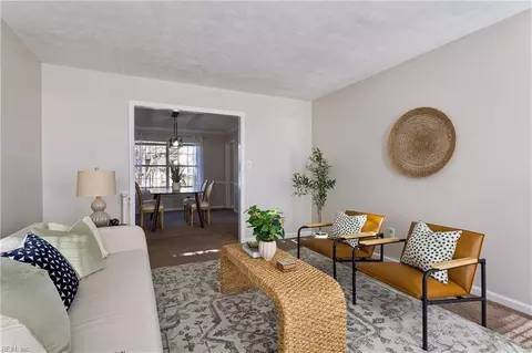 Living - 116 Grand View Dr, Hampton, VA 23664 photo 3 of 5