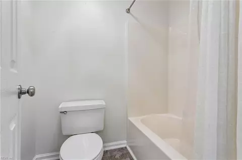 Bath - 116 Grand View Dr, Hampton, VA 23664 photo 4 of 4
