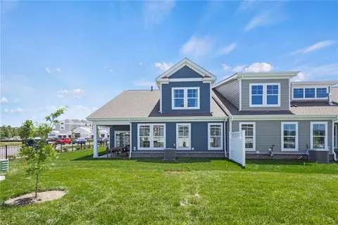 2013 Barton Ln, Chesapeake, VA 23322
