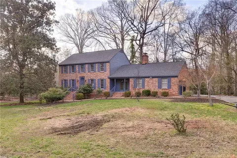 102 Holloway Dr, Williamsburg, VA 23185