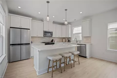 712 14th St #B, Virginia Beach, VA 23451