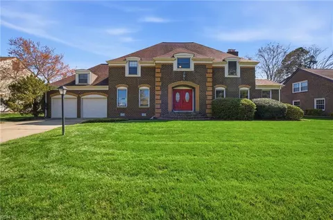 10 Canal Dr, Poquoson, VA 23662