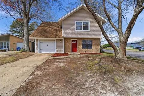 4041 Foxwood Dr, Virginia Beach, VA 23462