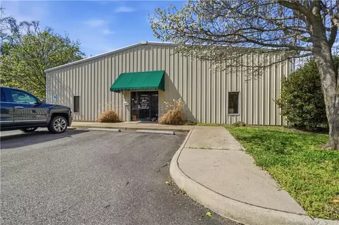 106 Industry Dr, Yorktown, VA 23693