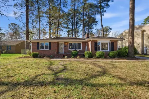 4073 Maple Dr, Chesapeake, VA 23321