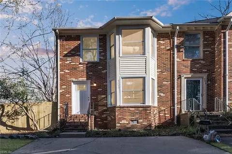 3217 Radcliffe Ln, Chesapeake, VA 23321