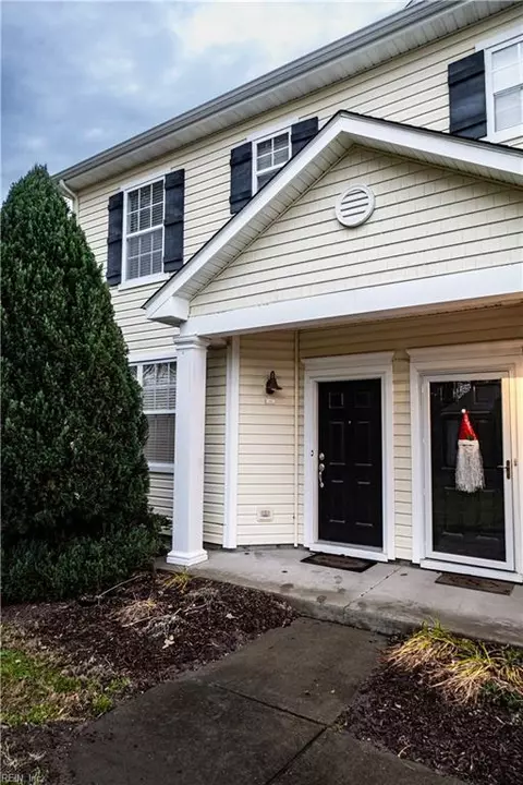 1462 Titchfield Dr, Chesapeake, VA 23320