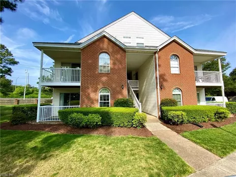 1447 Ivywood Rd, Virginia Beach, VA 23453