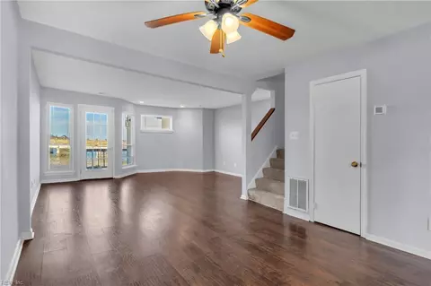 Living - 71 Waters Edge Cir, Hampton, VA 23669 photo 1 of 4