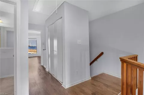 Entry Way - 71 Waters Edge Cir, Hampton, VA 23669 photo 2 of 2