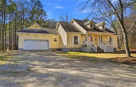 1911 Greenway Rd, Suffolk, VA 23438